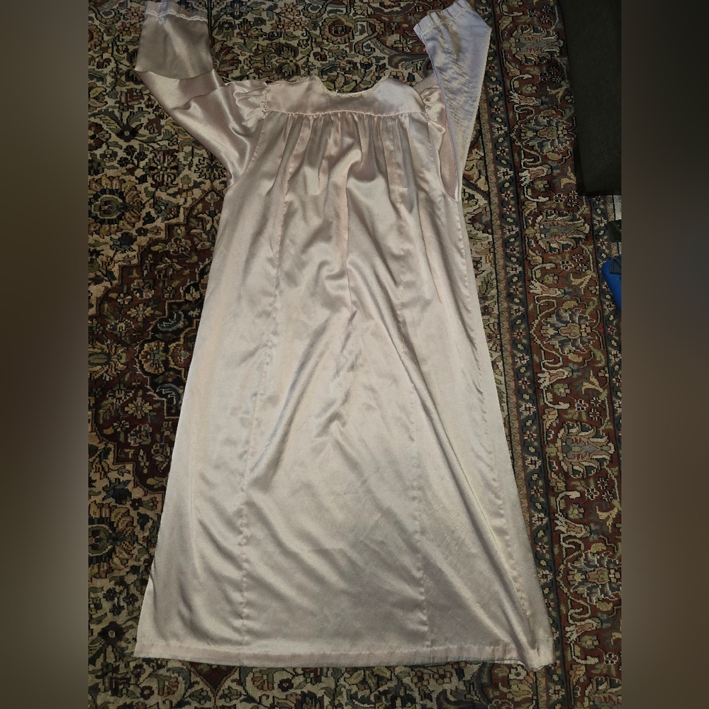 Dior Blush Satin Long Robe - Picture 7 of 11